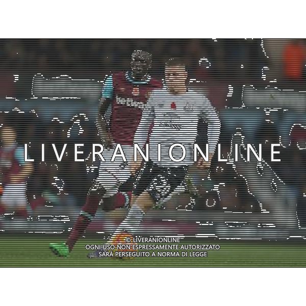 Everton\'s Ross Barkley in action during todays match Photographer Kieran Galvin/CameraSport Football - Barclays Premiership - West Ham United v Everton - Saturday 7th November 2015 - Boleyn Ground - London © CameraSport - 43 Linden Ave. Countesthorpe. Leicester. England. LE8 5PG - Tel: +44 (0) 116 277 4147 - admin@camerasport.com - www.camerasport.com AG ALDO LIVERANI SAS ONLY ITALY