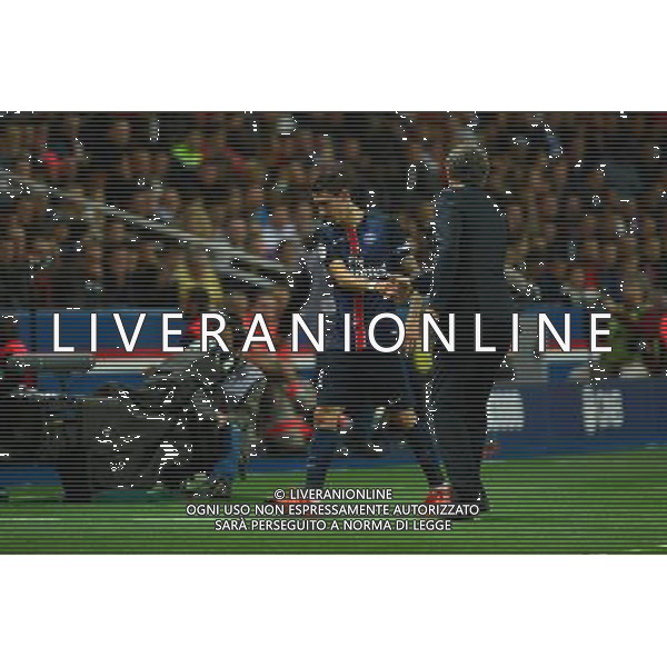 Sortie Angel DI MARIA / Laurent BLANC - 07.11.2015 - PSG / Toulouse - 13eme journee de Ligue 1 Photo: Dave Winter / Icon Sport AG ALDO LIVERANI SAS ONLY ITALY