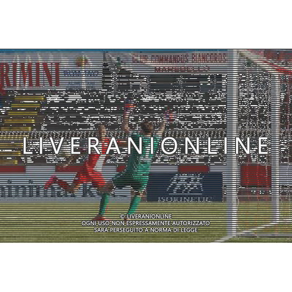 Lega Pro Girone B, Rimini vs Prato del 08/11/2015 nella foto Varruti Mickael davanti al portiere Rossi Francesco,©Claudio Zamagni/Agenzia Aldo Liverani s.a.s.