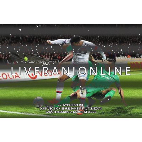 Alexandre LACAZETTE / Loic PERRIN - 08.11.2015 - Lyon / Saint Etienne - 13eme journee de Ligue 1 Photo : Jean Paul Thomas / Icon Sport /AGENZIA ALDO LIVERANI SAS - - ITALY ONLY - EDITORIAL USE ONLY -