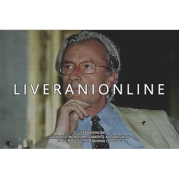 MILANO 11/07/03 CIRCOLO DELLA STAMPA PARTITO DEI LIBERALDEMOCRATICI NELLA FOTO VITTORIO FELTRI DIRETTORE DI LIBERO AG LIVERANI FOTO AZZARI SILVIA