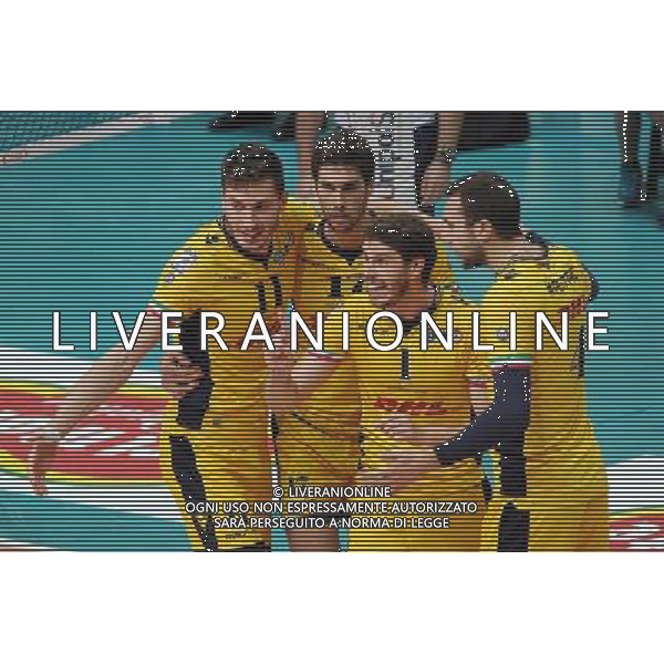 Campionato SuperLega UnipolSai - 4¡ giornata Monza 11-11-2015 Palazzetto dello Sport Gi Group Monza vs DHL Modena nella foto esultanza Modena al centro Bruno Mossa De Rezende foto Roberto Garavaglia - ag. Aldo Liverani sas