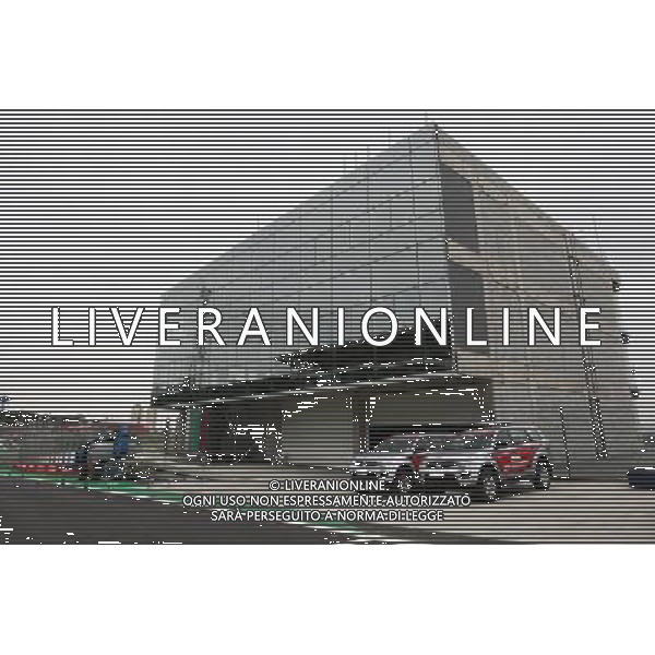 New paddock construction. 12.11.2015. Formula 1 World Championship, Rd 18, Brazilian Grand Prix, Sao Paulo, Brazil, Preparation Day. - /AGENZIA ALDO LIVERANI SAS - ITALY ONLY - EDITORIAL USE ONLY - Gran Premio del Brasile F1