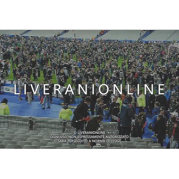 les supporters se refugient sur le terrain apres les attentats pres du stade - 13.11.2015 - France / Allemagne - Match amical Photo : Nolwenn Le Gouic / Icon Sport AG ALDO LIVERANI SAS ONLY ITALY