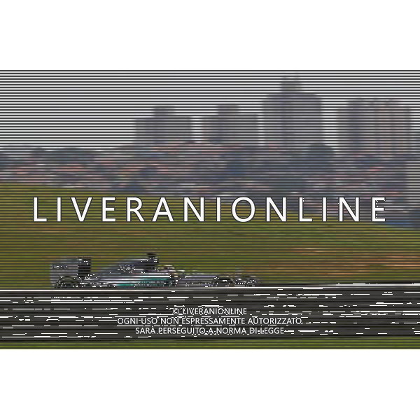Lewis Hamilton (GBR) Mercedes AMG F1 W06. 14.11.2015. Formula 1 World Championship, Rd 18, Brazilian Grand Prix, Sao Paulo, Brazil, Qualifying Day. - www.xpbimages.com, EMail: requests@xpbimages.com - copy of publication required for printed pictures. Every used picture is fee-liable. Â© Copyright: Photo4 / XPB Images ONLY ITALY/Agenzia Aldo Liverani s.a.s.