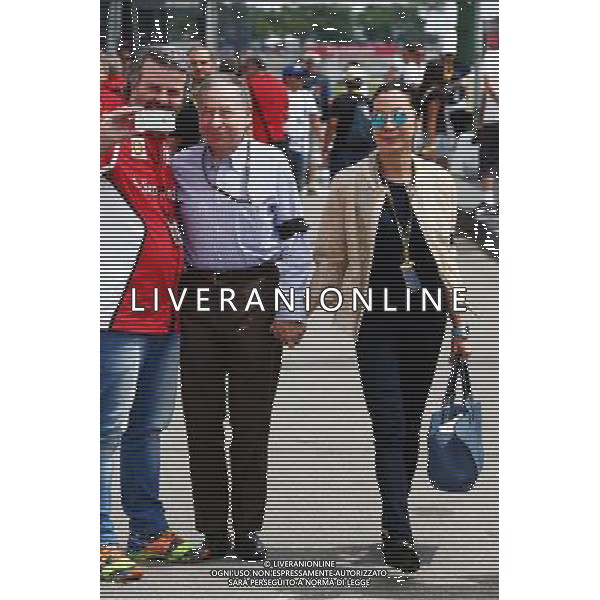 Jean Todt (FRA) FIA President with his wife Michelle Yeoh (MAL). 15.11.2015. Formula 1 World Championship, Rd 18, Brazilian Grand Prix, Sao Paulo, Brazil, Race Day. AG ALDO LIVERANI SAS ONLY ITALY