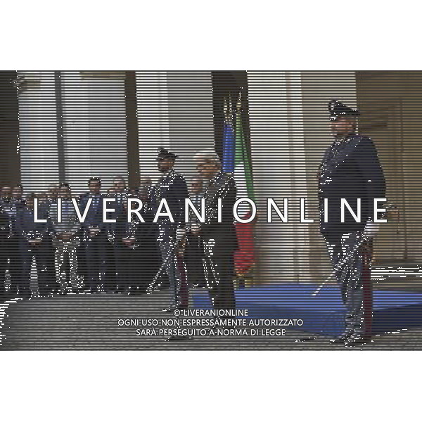 Roma - 16/11/2015 - Palazzo Chigi - Minuto di silenzio in ricordo delle vittime negli attentati di Parigi - nella foto: Claudio De Vincenti durante il minuto di silenzio nel piazzale di Palazzo Chigi / Ph. Fabrizio Corradetti - Ag. Aldo Liverani sas / AGENZIA ALDO LIVERANI SAS