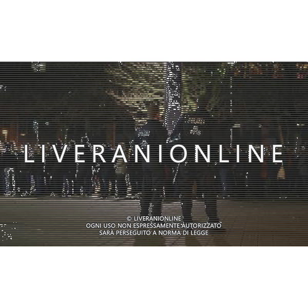 firo : 17.11.2015, Fu§ball, International, EM 2016, Europameisterschaft 2016, Nationalmannschaft,Testspiel, Deutschland - Holland, Niederlande TERRORGEFAHR BOMBENDROHUNG terror SPIELABSAGE IN Hannover POLIZEI MASCHINENPISTOLE Abgang der Zuschauer $worldrights,Es gelten unsere AGB, einsehbar auf www.firosportphoto.de, copyright by firo sportphoto: Coesfelder Str. 207 D-48249 DŸlmen www.firosportphoto.de mail@firosportphoto.de (V o l k s b a n k B o c h u m - W i t t e n ) BLZ.: 430 601 29 Kt. Nr.: 341 117 100 Tel:Ê +49-2594-9916004 Fax:Ê+49-2594-9916005