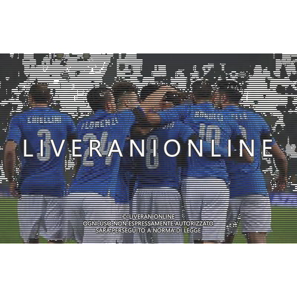Amichevole Bologna - 17.11.2015 Italia-Romania Nella Foto: abbracci esultanza dopo il gol di claudio marchisio festeggiato dai compagni /Ph.Vitez-Ag. Aldo Liverani