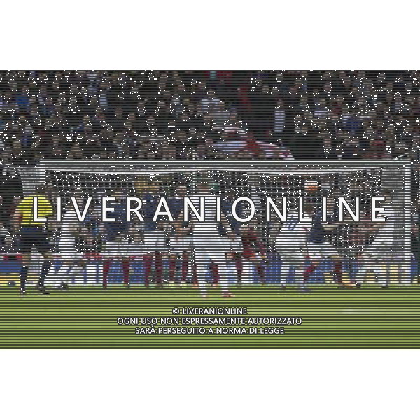 EnglandÕs Wayne Rooney shots at goal from a free-kick Photographer Craig Mercer/CameraSport Football International - England v France - Tuesday 17th November 2015 - Wembley Stadium - London © CameraSport - 43 Linden Ave. Countesthorpe. Leicester. England. LE8 5PG - Tel: +44 (0) 116 277 4147 - admin@camerasport.com - www.camerasport.com / AGENZIA ALDO LIVERANI SAS - ITALY ONLY EDITORIAL USE ONLY - Inghilterra Vs Francia partita amichevole