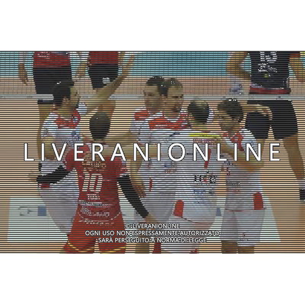 Campionato SuperLega UnipolSai - 5Â° giornata Castellanza (VA) 17-11-2015 PalaBorsani Revivre Milano vs Gi Group Monza nella foto esultanza Milano foto Roberto Garavaglia - ag. Aldo Liverani sas / AGENZIA ALDO LIVERANI SAS