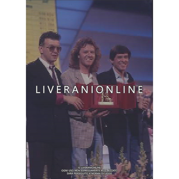 1987 SANREMO-FESTIVAL DELLA CANZONE ITALIANA NELLA FOTO UMBERTO TOZZI-GIANNI MORANDI -ENRICO RUGGERI VINCONO IL FESTIVAL DI SANREMO AG ALDO LIVERANI SAS