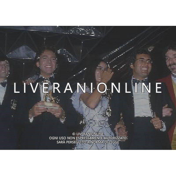 1982 SANREMO-FESTIVAL DELLA CANZONE ITALIANA NELLA FOTO RICCARDO FOGLI VINCE IL FESTIVAL DI SANREMO E ALBANO E ROMINA POWER AG ALDO LIVERANI SAS