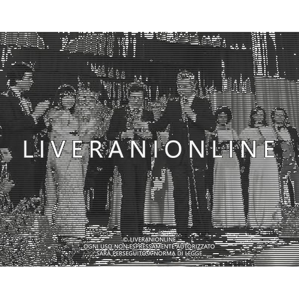 SANREMO FESTIVAL DELLA CANZONE ITALIANA 1976 NELLA FOTO PEPPINO DI CAPRI VINCE IL FESTIVAL DI SANREMO AG ALDO LIVERANI SAS