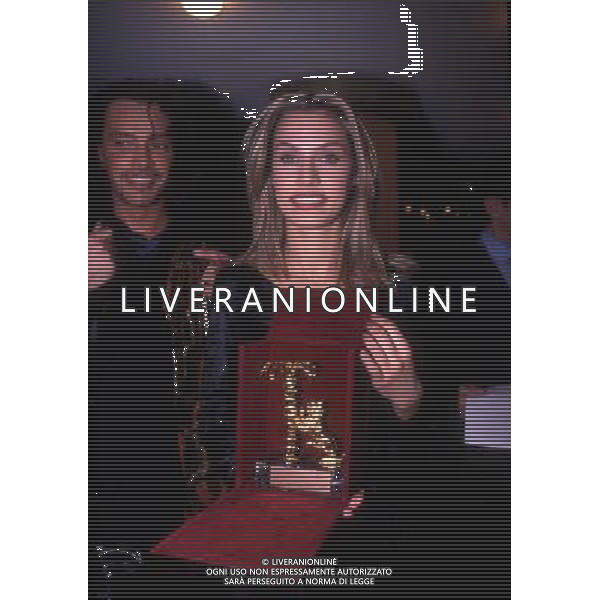 1998 SANREMO FESTIVAL DELLA CANZONE ITALIANA NELLA FOTO ANNALISA MINETTI VINCE IL FESTIVAL DI SANREMO AG ALDO LIVERANI SAS