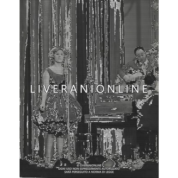 SANREMO 1971 FESTIVAL DELLA CANZONE ITALIANA NELLA FOTO BETTI CURTIS AG ALDO LIVERANI SAS