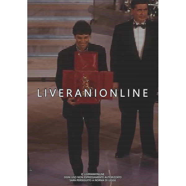 1992 SANREMO-FESTIVAL DELLA CANZONE ITALIANA NELLA FOTO LUCA BARBAROSSA VINCE IL FESTIVAL DI SANREMO AG ALDO LIVERANI SAS