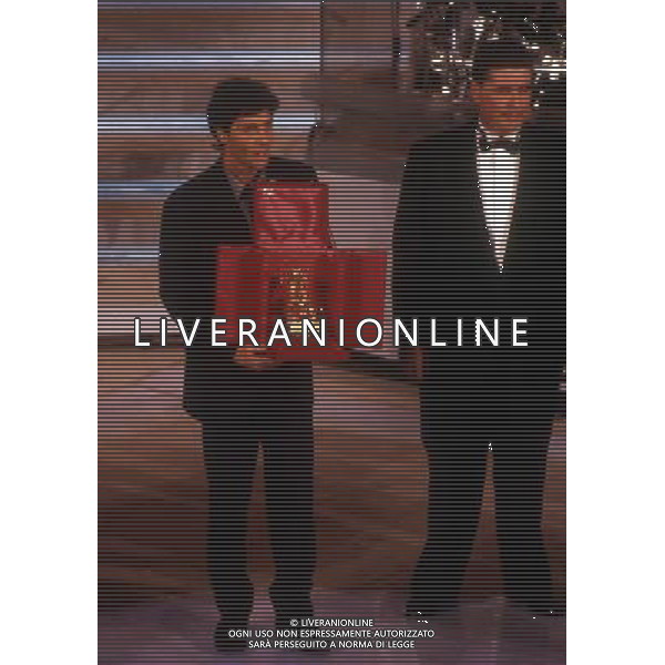 1992 SANREMO-FESTIVAL DELLA CANZONE ITALIANA NELLA FOTO LUCA BARBAROSSA VINCE IL FESTIVAL DI SANREMO AG ALDO LIVERANI SAS