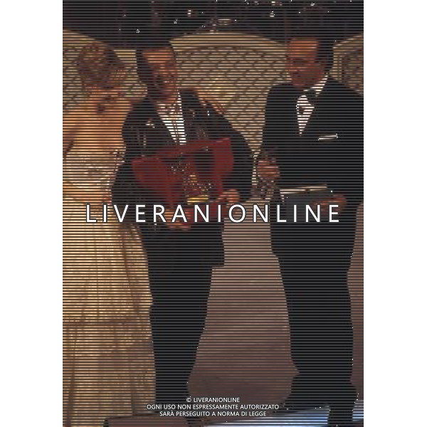 1993 SANREMO FESTIVAL DELLA CANZONE ITALIANA NELLA FOTO ENRICO RUGGERI VINCE IL FESTIVAL DI SANREMO AG ALDO LIVERANI SAS
