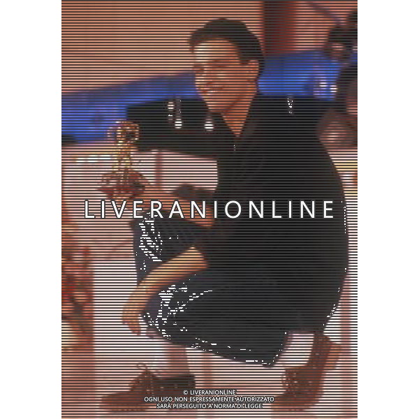 1986 SANREMO FESTIVAL DELLA CANZONE ITALIANA NELLA FOTO EROS RAMAZZOTTI VINCE IL FESTIVAL DI SANREMO AG ALDO LIVERANI SAS