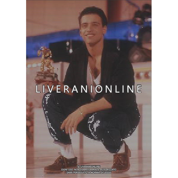 1986 SANREMO FESTIVAL DELLA CANZONE ITALIANA NELLA FOTO EROS RAMAZZOTTI VINCE IL FESTIVAL DI SANREMO AG ALDO LIVERANI SAS