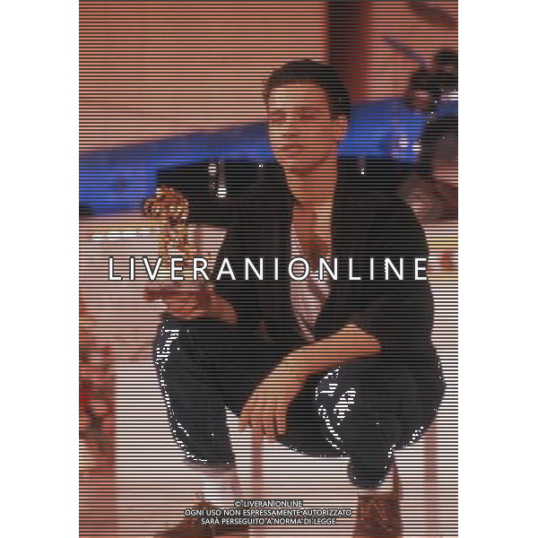 1986 SANREMO FESTIVAL DELLA CANZONE ITALIANA NELLA FOTO EROS RAMAZZOTTI VINCE IL FESTIVAL DI SANREMO AG ALDO LIVERANI SAS