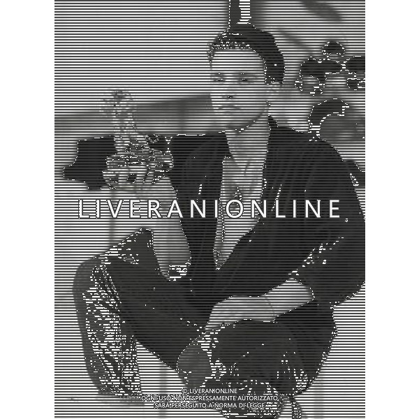 1986 SANREMO FESTIVAL DELLA CANZONE ITALIANA NELLA FOTO EROS RAMAZZOTTI VINCE IL FESTIVAL DI SANREMO AG ALDO LIVERANI SAS
