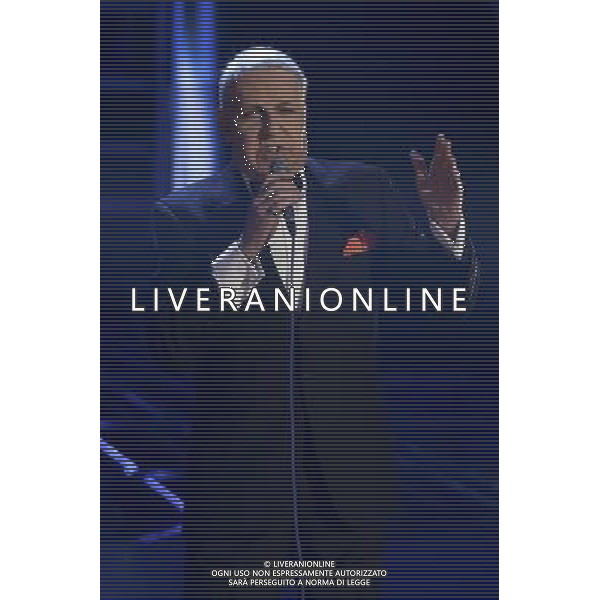 Roma - 20/11/2015 - Studi Rai De Paolis - Trasmissione TV \' Tale e Quale Show \' - nella foto: Massimo Lopez interpreta Frank Sinatra / Ph. Fabrizio Corradetti - Ag. Aldo Liverani sas