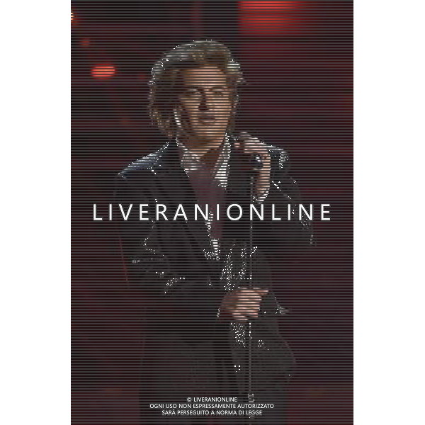 Roma - 20/11/2015 - Studi Rai De Paolis - Trasmissione TV \' Tale e Quale Show \' - nella foto: Matteo Becucci interpreta George Michael / Ph. Fabrizio Corradetti - Ag. Aldo Liverani sas