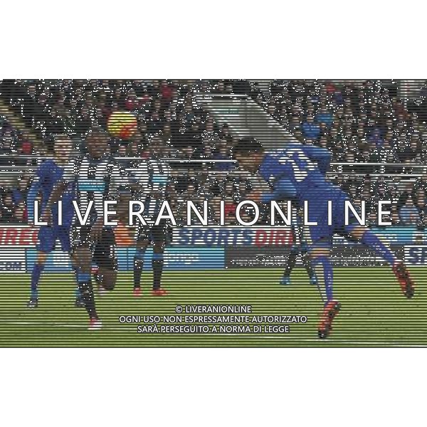 Leicester City\'s Leonardo Ulloa scores his sides second goal Photographer Rich Linley/CameraSport Football - Barclays Premiership - Newcastle United v Leicester City - Saturday 21st November 2015 - St James\' Park - Newcastle © CameraSport - 43 Linden Ave. Countesthorpe. Leicester. England. LE8 5PG - Tel: +44 (0) 116 277 4147 - admin@camerasport.com - www.camerasport.com AG ALDO LIVERANI SAS ONLY ITALY
