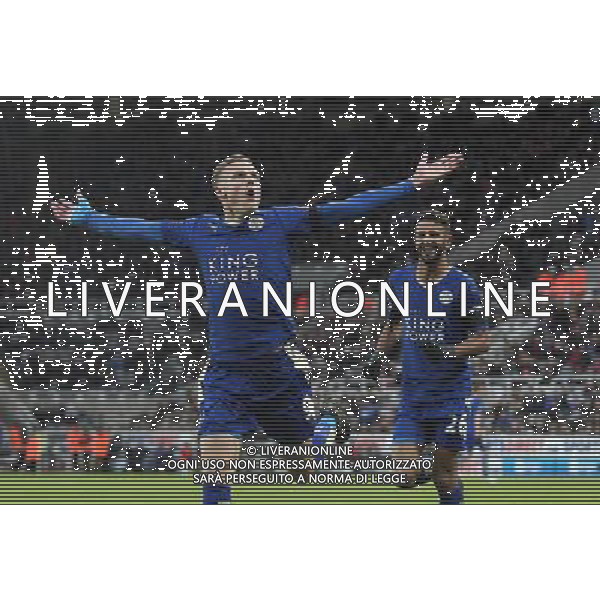 Leicester City\'s Jamie Vardy celebrates scoring the opening goal and a record equaling tenth successive Premier League goal Photographer Rich Linley/CameraSport Football - Barclays Premiership - Newcastle United v Leicester City - Saturday 21st November 2015 - St James\' Park - Newcastle © CameraSport - 43 Linden Ave. Countesthorpe. Leicester. England. LE8 5PG - Tel: +44 (0) 116 277 4147 - admin@camerasport.com - www.camerasport.com AG ALDO LIVERANI SAS ONLY ITALY