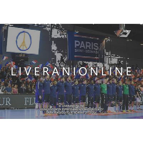 equipe PSG / minute de silence hommage victimes attentats - 21.11.2015 - PSG / Kiel - Champions League Photo : Andre Ferreira / Icon Sport AG ALDO LIVERANI SAS ONLY ITALY