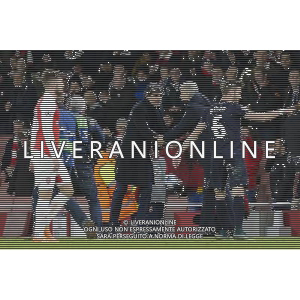 Dinamo Zagreb\'s Coach Zoran Mamic congratulates Arsenal manager Arsne Wenger at full time - final score 3-0 Photographer Craig Mercer/CameraSport Football - UEFA Champions League Group F - Arsenal v Dinamo Zagreb - Tuesday 24th November 2015 - Emirates Stadium - London © CameraSport - 43 Linden Ave. Countesthorpe. Leicester. England. LE8 5PG - Tel: +44 (0) 116 277 4147 - admin@camerasport.com - www.camerasport.com AG ALDO LIVERANI SAS ONLY ITALY
