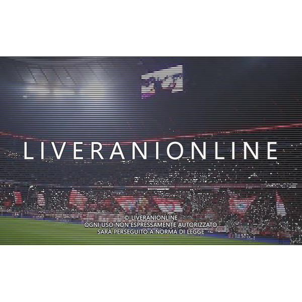 firo : 24.11.2015, Fu§ball, Saison 2015/2016, UEFA Champions League: FC Bayern MŸnchen - Olympiakos PirŠus Fans Bayern $worldrightsEs gelten unsere AGB, einsehbar auf www.firosportphoto.de ¤ONLY FOR USE IN G E R M A N Y !!!!! Photo : INTIME, copyright by firo sportphoto: Coesfelder Str.207 48249 DŸlmeTel.:02594 9916004 www.firosportphoto.de mail@firosportphoto.de (V o l k s b a n k B o c h u m - W i t t e n ) BLZ.: 430 601 29 Kt. Nr.: 341 117 100 Tel.:02594 9916004 AG ALDO LIVERANI SAS ONLY ITALY