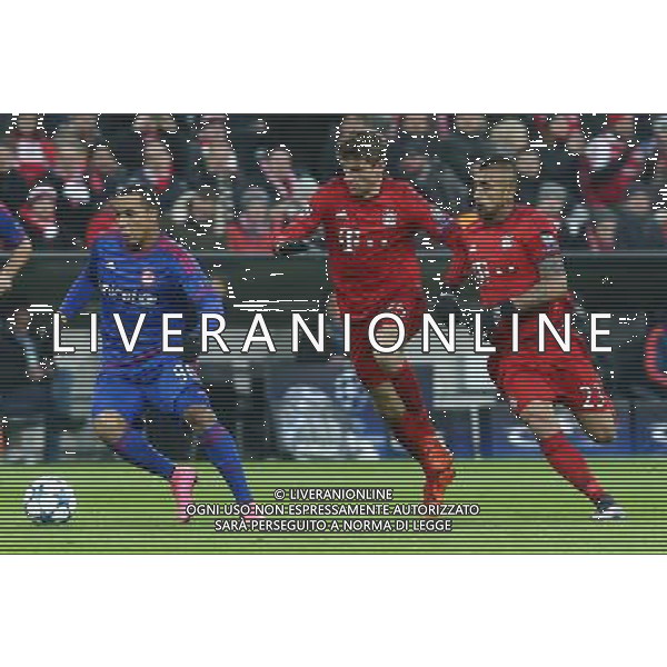 firo : 24.11.2015, Fu§ball, Saison 2015/2016, UEFA Champions League: FC Bayern MŸnchen - Olympiakos PirŠus PARDO, M†LLER, VIDAL $worldrightsEs gelten unsere AGB, einsehbar auf www.firosportphoto.de ¤ONLY FOR USE IN G E R M A N Y !!!!! Photo : INTIME, copyright by firo sportphoto: Coesfelder Str.207 48249 DŸlmeTel.:02594 9916004 www.firosportphoto.de mail@firosportphoto.de (V o l k s b a n k B o c h u m - W i t t e n ) BLZ.: 430 601 29 Kt. Nr.: 341 117 100 Tel.:02594 9916004 AG ALDO LIVERANI SAS ONLY ITALY
