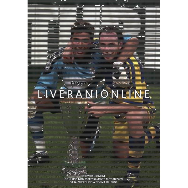 MILANO SUPERCOPPA ITALIANA MILAN PARMA 21-08 -1999 NELLA FOTO GIANLUCA BUFFON CON LA SUPERCOPPA ITALIANA E ALAIN BOGHOSSIAN AG ALDO LIVERANI SAS