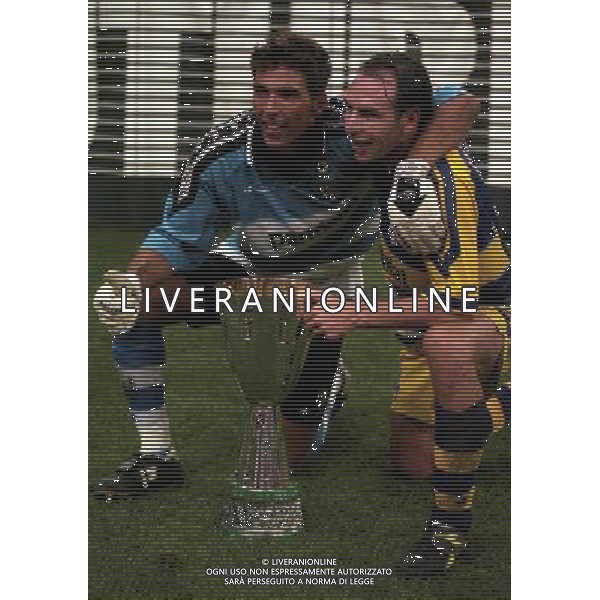 MILANO SUPERCOPPA ITALIANA MILAN PARMA 21-08 -1999 NELLA FOTO GIANLUCA BUFFON CON LA SUPERCOPPA ITALIANA E ALAIN BOGHOSSIAN AG ALDO LIVERANI SAS