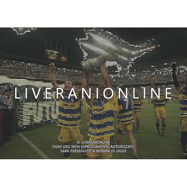 MILANO SUPERCOPPA ITALIANA MILAN PARMA 21-08 -1999 NELLA FOTO ALAIN BOGHOSSIAN E FABIO CANNAVARO CON LA SUPERCOPPA ITALIANA AG ALDO LIVERANI SAS