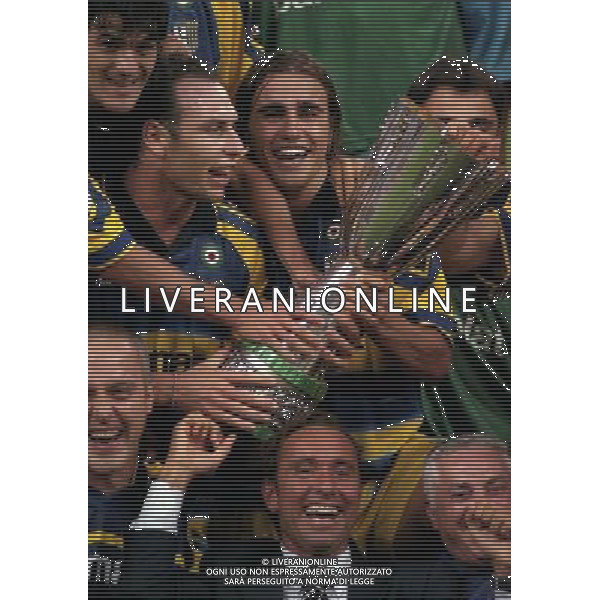 MILANO SUPERCOPPA ITALIANA MILAN PARMA 21-08 -1999 NELLA FOTO ALAIN BOGHOSSIAN E FABIO CANNAVARO CON LA SUPERCOPPA ITALIANA AG ALDO LIVERANI SAS