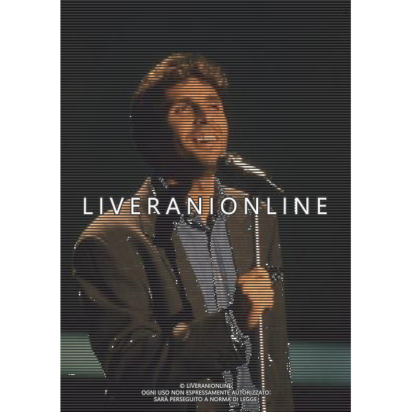 Teatro Ariston di Sanremo 42mo Festival della Canzone Italiana - 1992 nella foto Luca barbarossa vincitore con la canzone \' Portami a ballare \' ©Agenzia Aldo Liverani Sas
