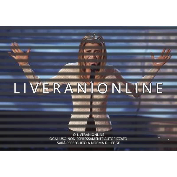 Teatro Ariston di Sanremo 48mo Festival della Canzone Italiana - 1998 nella foto Annalisa Minetti vincitrice con la canzone \' Senza te o con te \' ©Agenzia Aldo Liverani Sas