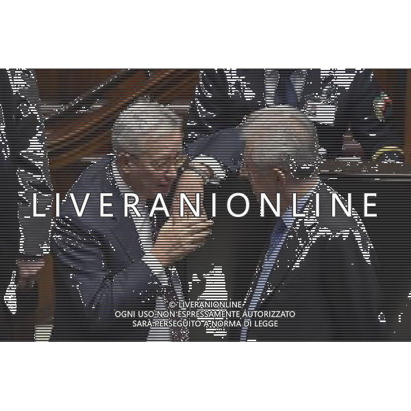 Roma - 25/11/2015 - Montecitorio - Seduta comune con il Senato per l\'elezione dei tre giudici costituzionali - nella foto: Giulio Tremonti e Mario Monti / Ph. Fabrizio Corradetti - Ag. Aldo Liverani Sas / AGENZIA ALDO LIVERANI SAS
