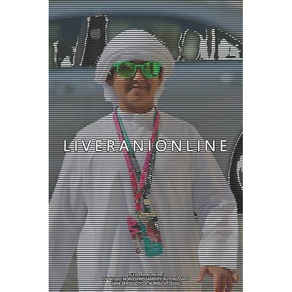A young fan. 27.11.2015. Formula 1 World Championship, Rd 19, Abu Dhabi Grand Prix, Yas Marina Circuit, Abu Dhabi, Practice Day. / AGENZIA ALDO LIVERANI SAS - ITALY ONLY EDITORIAL USE ONLY - Gp F1 Abu Dhabi Prove Libere