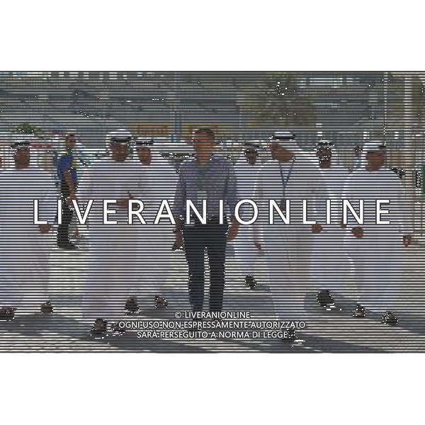 Simon Pearce (GBR) Special Advisor to the Chairman of the Executive Affairs Authority (EAA) of Abu Dhabi (Centre). 27.11.2015. Formula 1 World Championship, Rd 19, Abu Dhabi Grand Prix, Yas Marina Circuit, Abu Dhabi, Practice Day. / AGENZIA ALDO LIVERANI SAS - ITALY ONLY EDITORIAL USE ONLY - Gp F1 Abu Dhabi Prove Libere