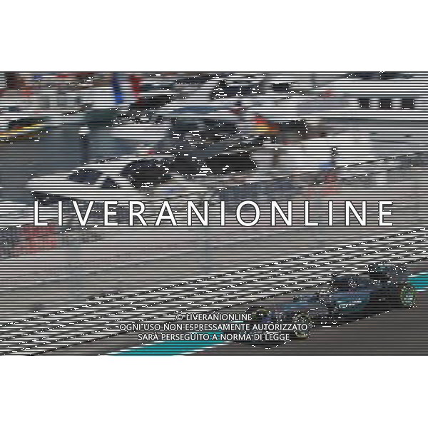 Lewis Hamilton (GBR) Mercedes AMG F1 W06. 27.11.2015. Formula 1 World Championship, Rd 19, Abu Dhabi Grand Prix, Yas Marina Circuit, Abu Dhabi, Practice Day. / AGENZIA ALDO LIVERANI SAS - ITALY ONLY EDITORIAL USE ONLY - Gp F1 Abu Dhabi Prove Libere