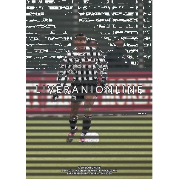 16-12-1999 TORINO COPPA ITALIA JUVENTUS NAPOLI NELLA FOTO SUNDAY OLISEH AG ALDO LIVERANI SAS