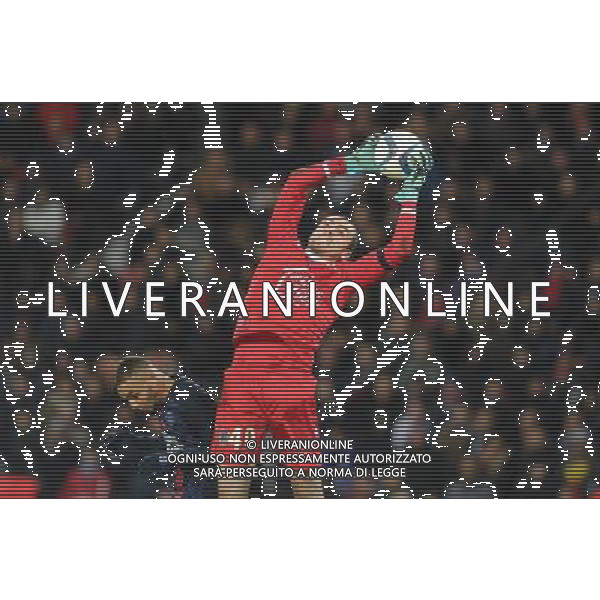 Paul Bernardoni / Layvin Kurzawa - 28.11.2015 - PSG / Troyes - 15eme journee de Ligue 1 Photo : Andre Ferreira / Icon Sport AG ALDO LIVERANI SAS ONLY ITALY