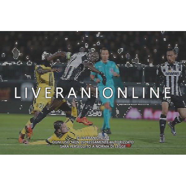 Check NDOYE / Eric BAUTHEAC - 28.11.2015 - Angers / Lille - 15eme journee de Ligue 1 Photo : Vincent Michel / Icon Sport AG ALDO LIVERANI SAS ONLY ITALY