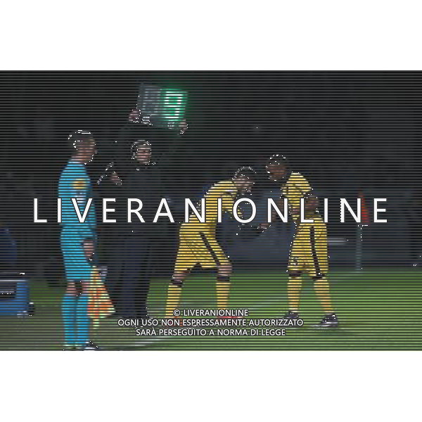 Yassine BENZIA / Lenny NANGIS - 28.11.2015 - Angers / Lille - 15eme journee de Ligue 1 Photo : Vincent Michel / Icon Sport AG ALDO LIVERANI SAS ONLY ITALY
