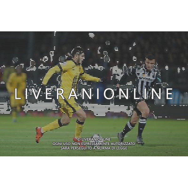 Yassine BENZIA - 28.11.2015 - Angers / Lille - 15eme journee de Ligue 1 Photo : Vincent Michel / Icon Sport AG ALDO LIVERANI SAS ONLY ITALY